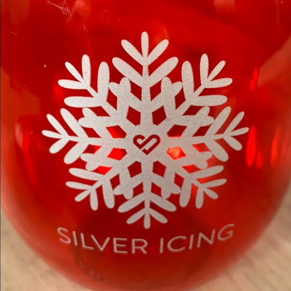 Silver Icing Holiday Short but Sweet Tumbler - Picture 5 of 7